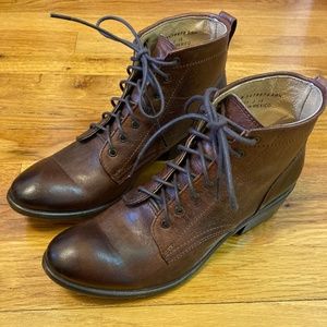 Frye Carson Lace-up booties Size 7